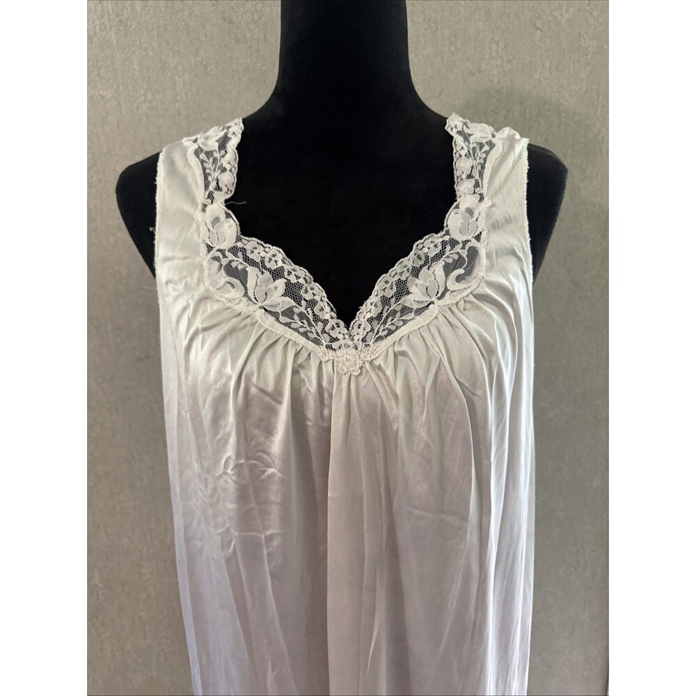 Vintage 70s Lorraine Cream Nylon Tricot Wide Lace Strap Tent Nightgown